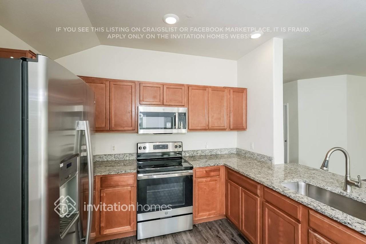 1961 Courtside Dr - Photo 7 of 15