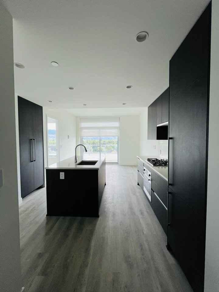 1626 Water Street #706 - Photo 3 of 12