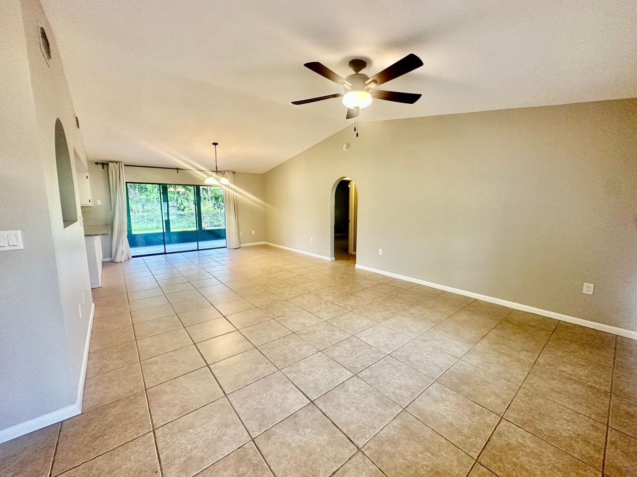 17369 Oriole Rd - Photo 3 of 21