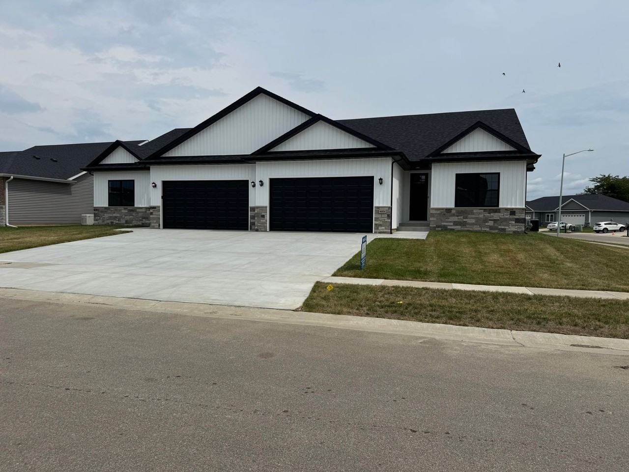 4600 Lasalle Ct - Photo 2 of 28