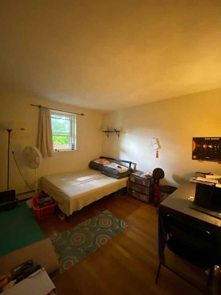 308 Tappan St - Photo 5 of 9