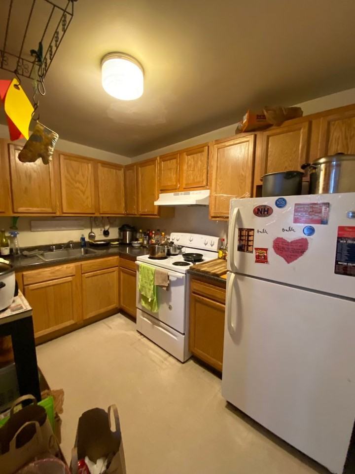 308 Tappan St - Photo 7 of 9