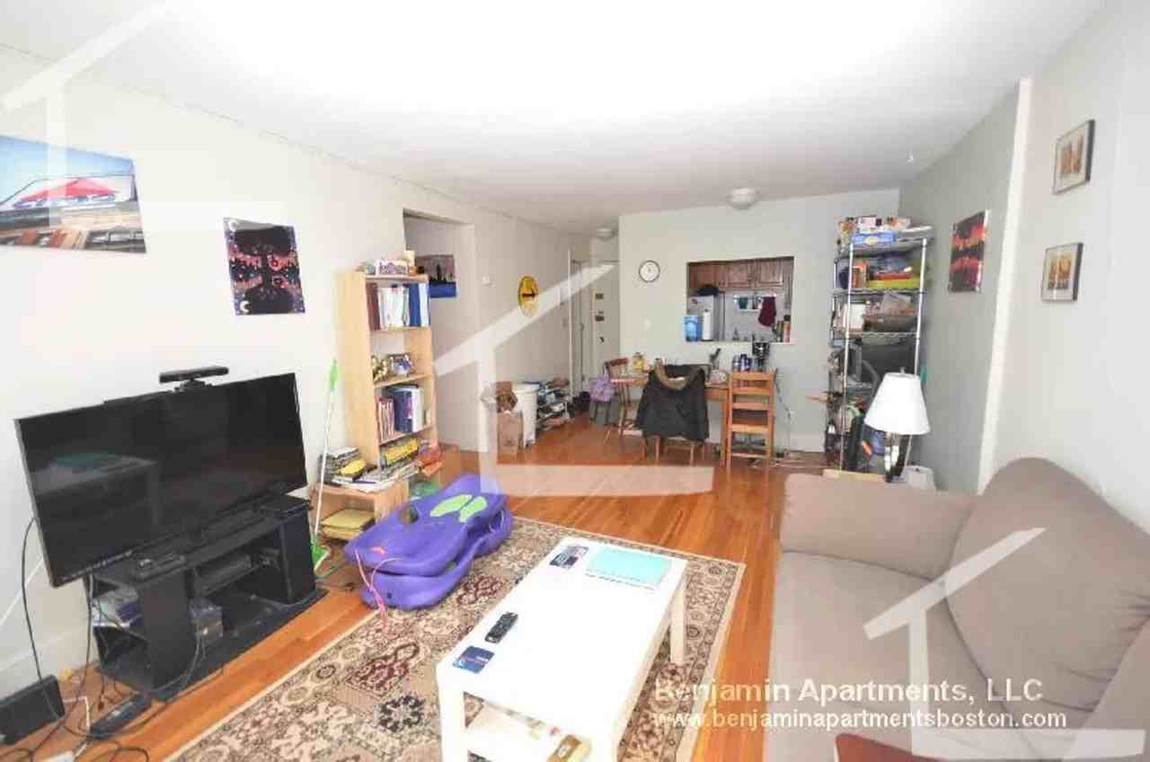 41 Lancaster Ter - Photo 2 of 5