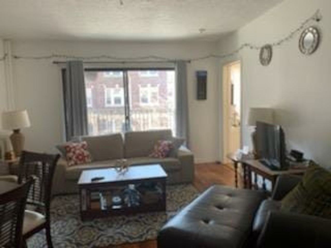 327 Summit Ave - Photo 3 of 9