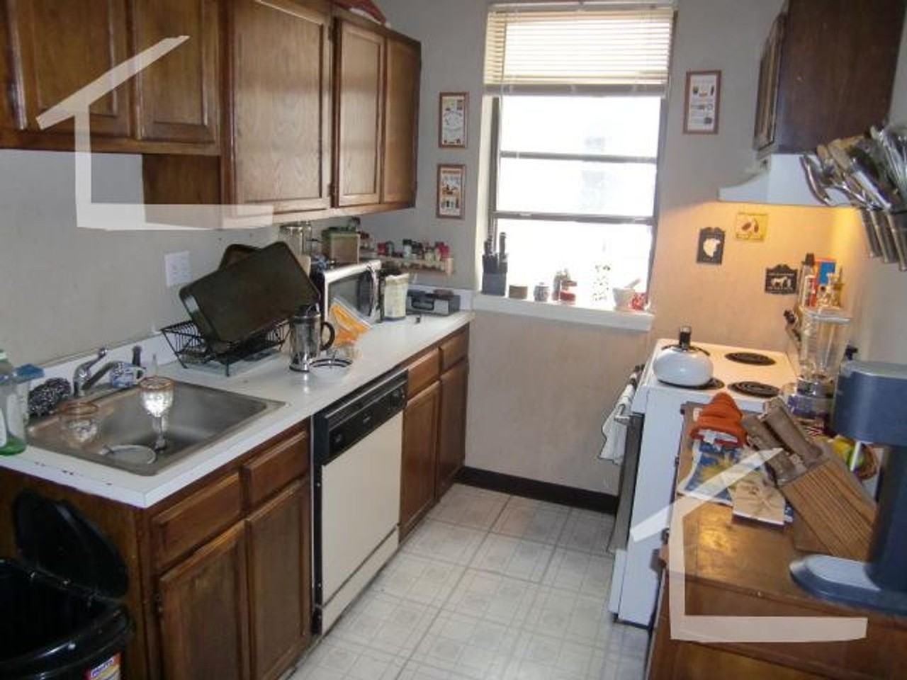 327 Summit Ave - Photo 4 of 9