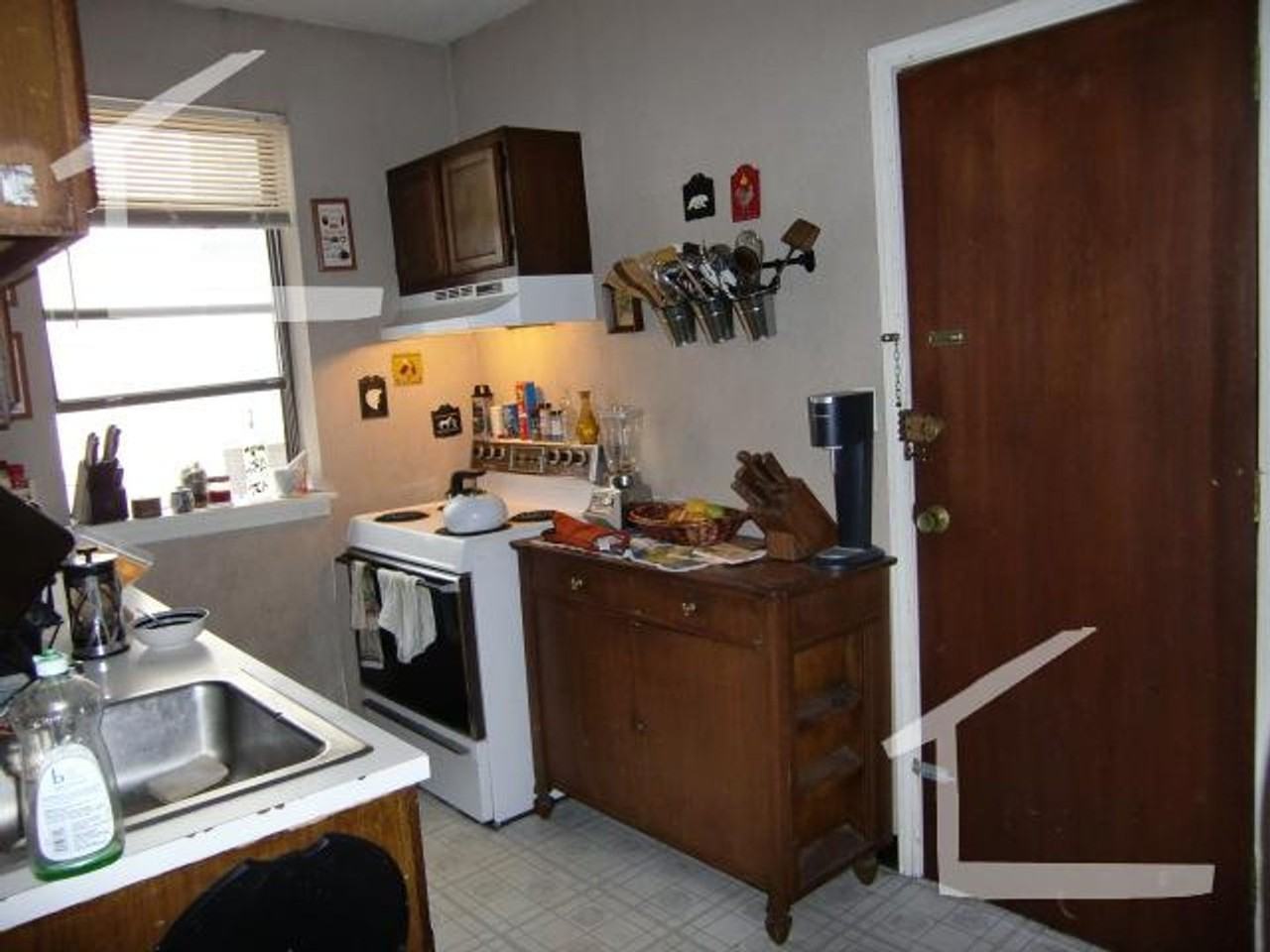 327 Summit Ave - Photo 6 of 9