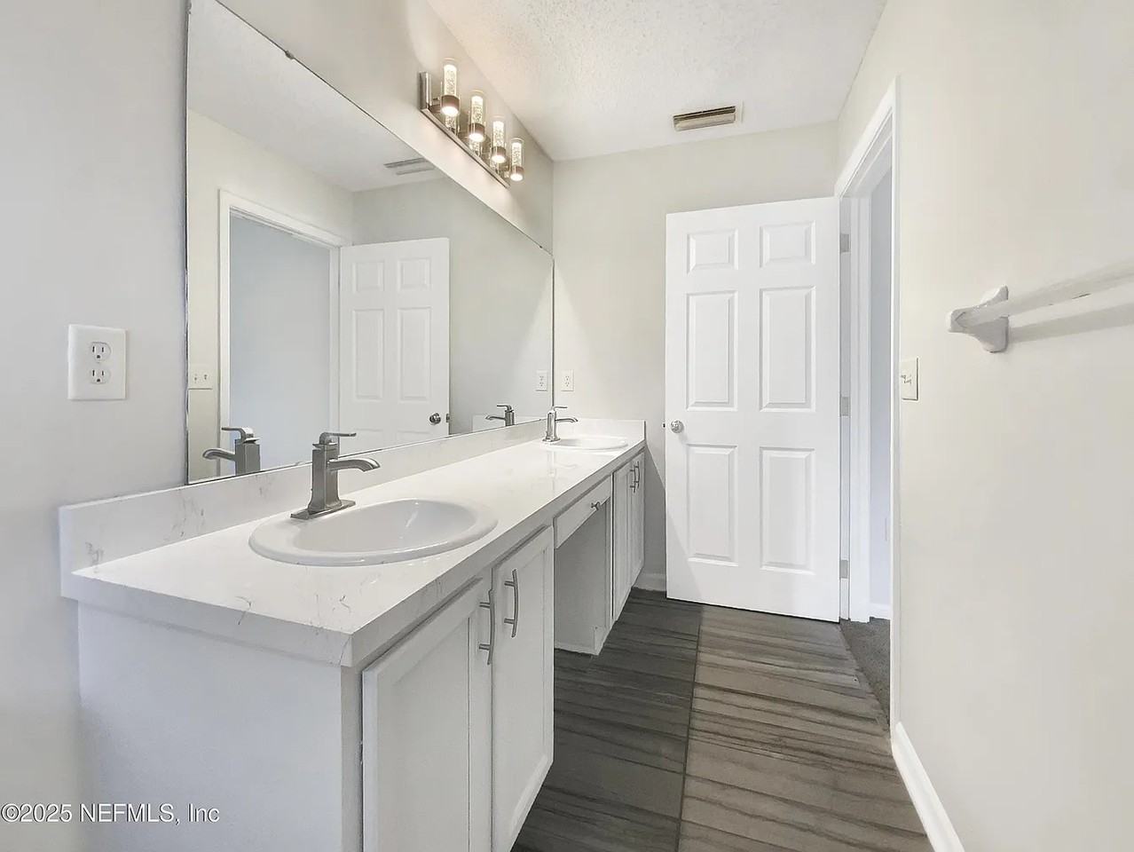 3355 Millcrest Drive - Photo 3 of 10
