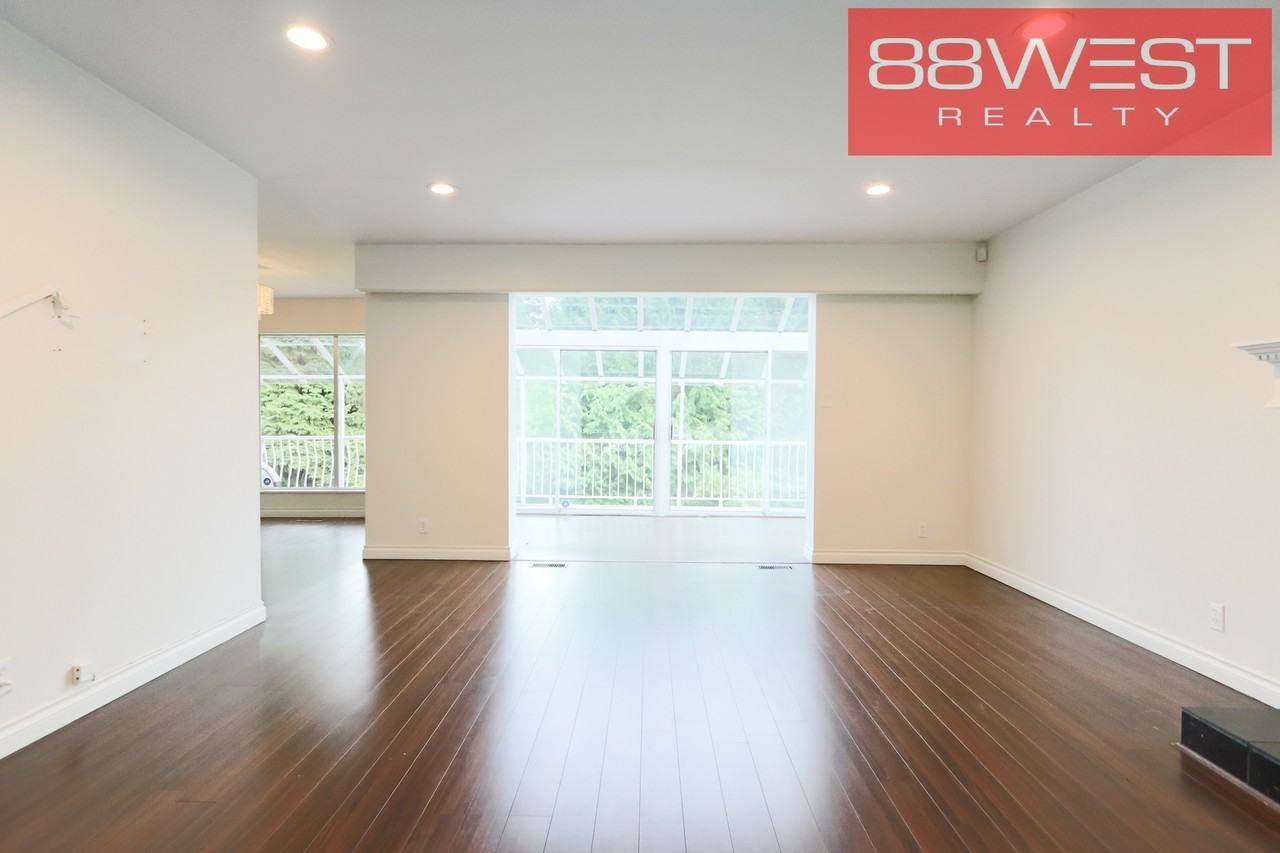 660 Kenwood Road - Photo 5 of 33
