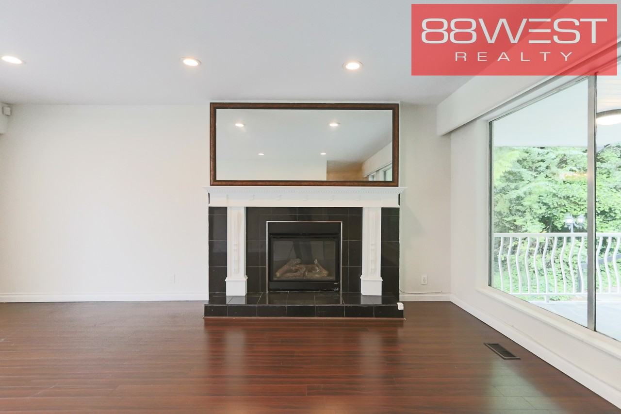 660 Kenwood Road - Photo 6 of 33