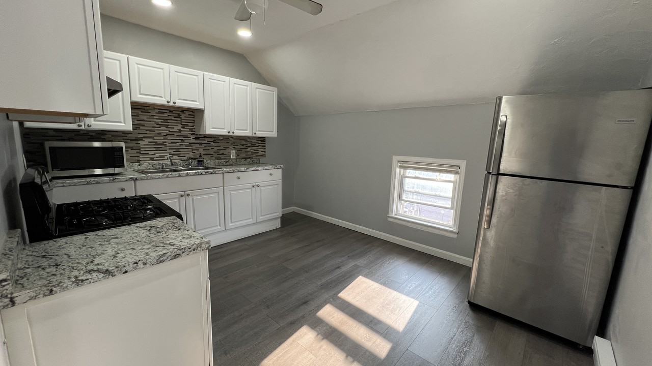 534 William Street #3 - Photo 3 of 30