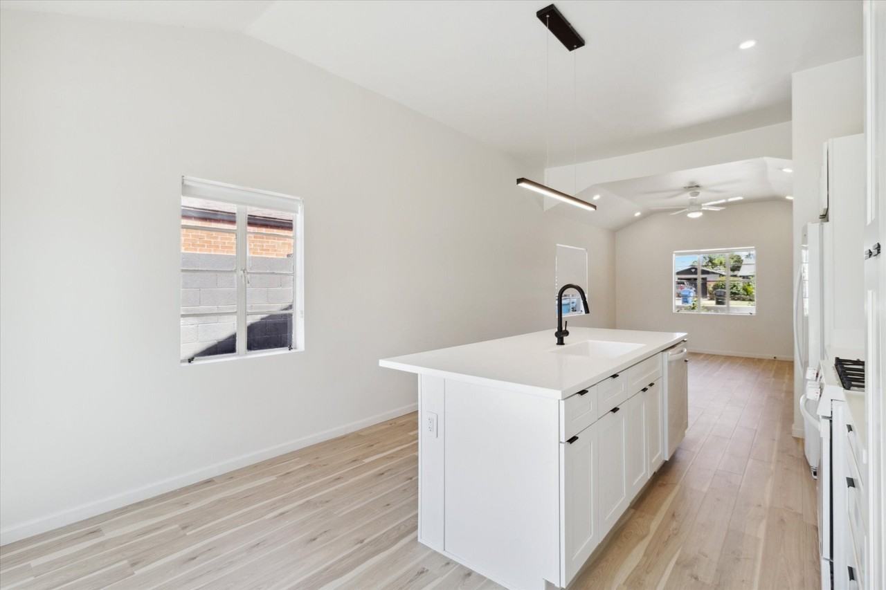 347 W Roma Ave #MAIN - Photo 2 of 13