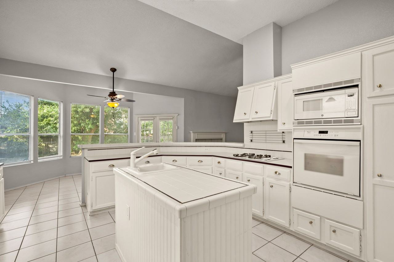 8113 Elkhorn Mountain Trl - Photo 3 of 10