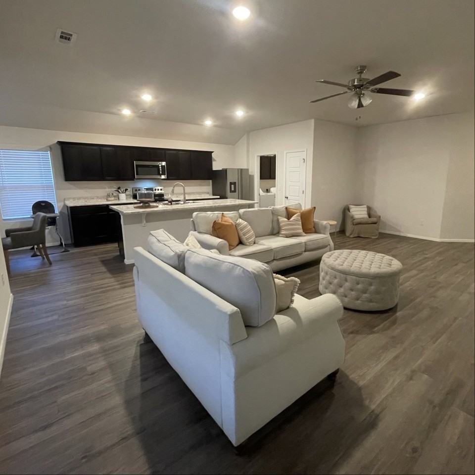 8101 Regency Way - Photo 4 of 12