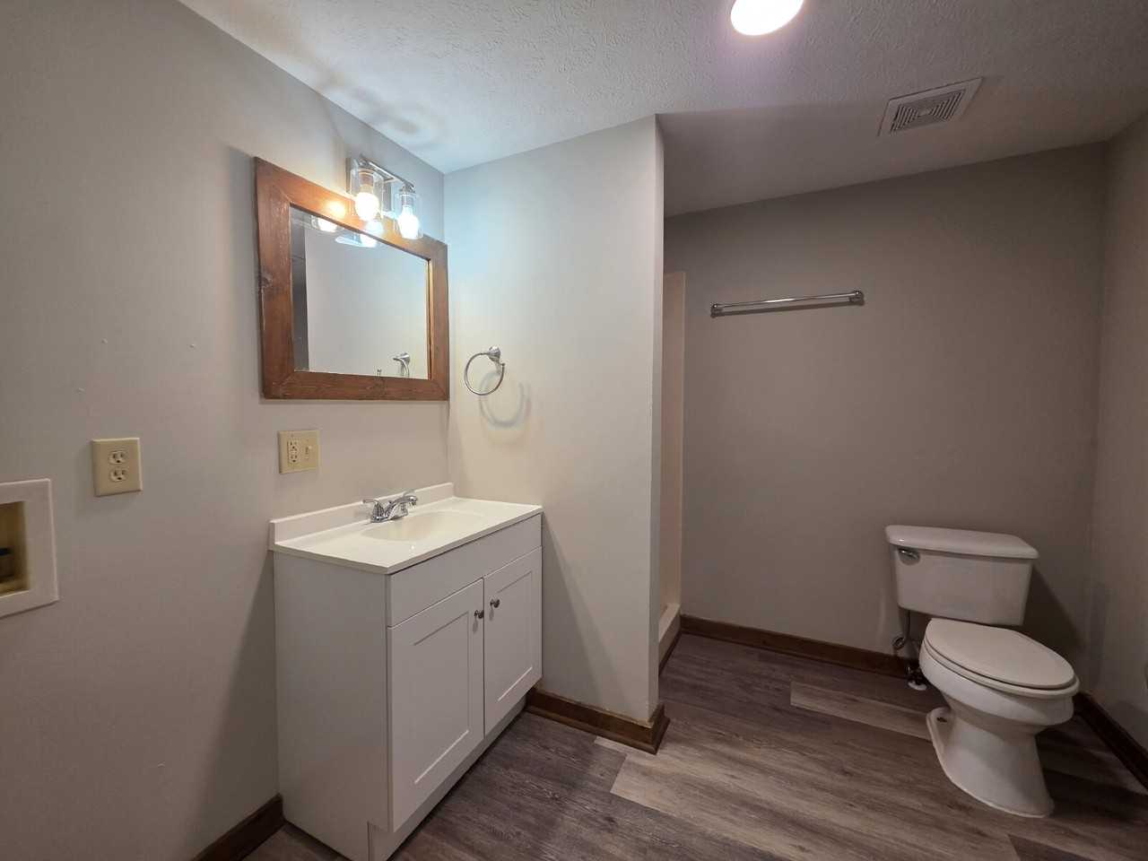 1050 Woody Ln #B - Photo 6 of 10
