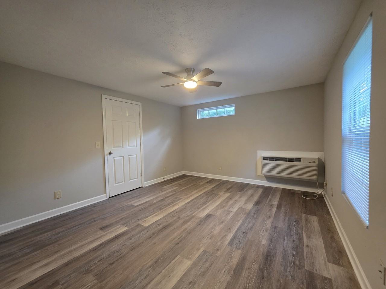 1050 Woody Ln #B - Photo 7 of 10