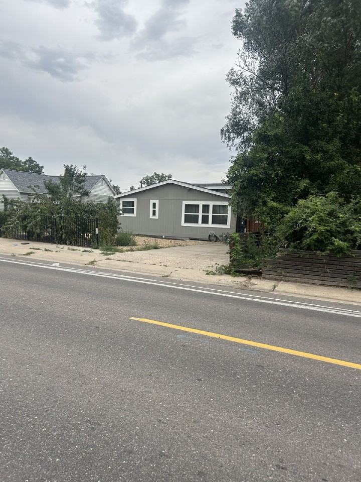 4838 Zuni St - Photo 2 of 22