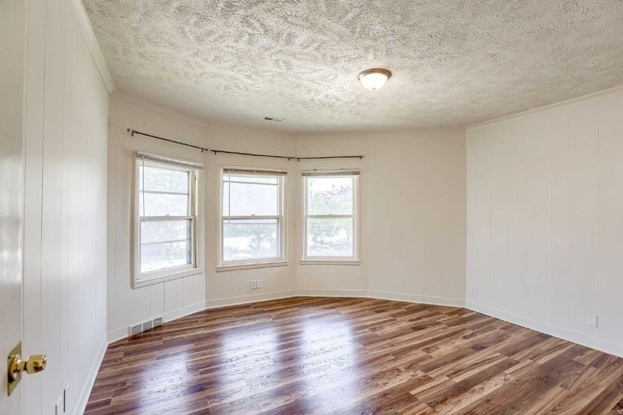 N 40th St - Photo 3 of 18