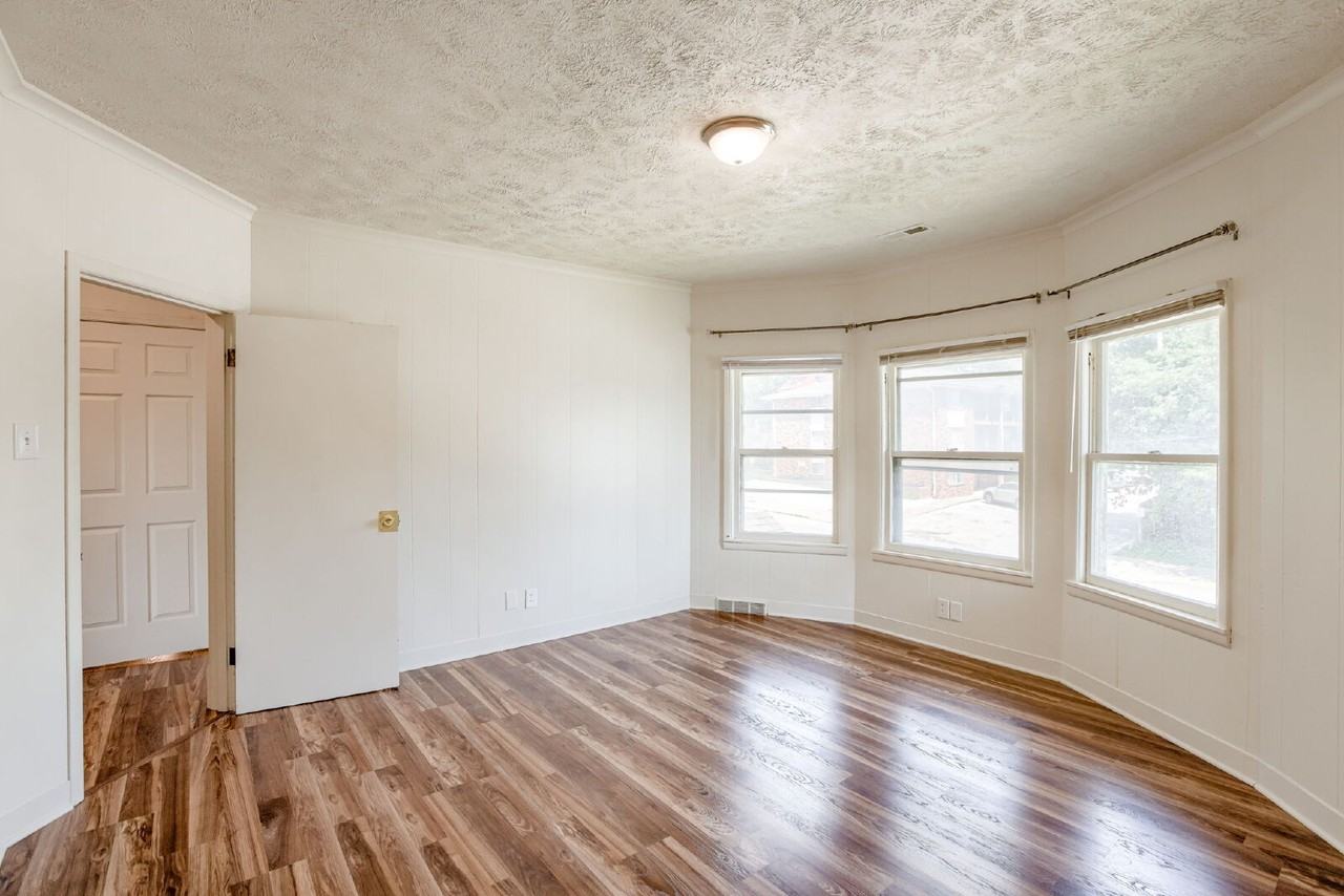 N 40th St - Photo 4 of 18