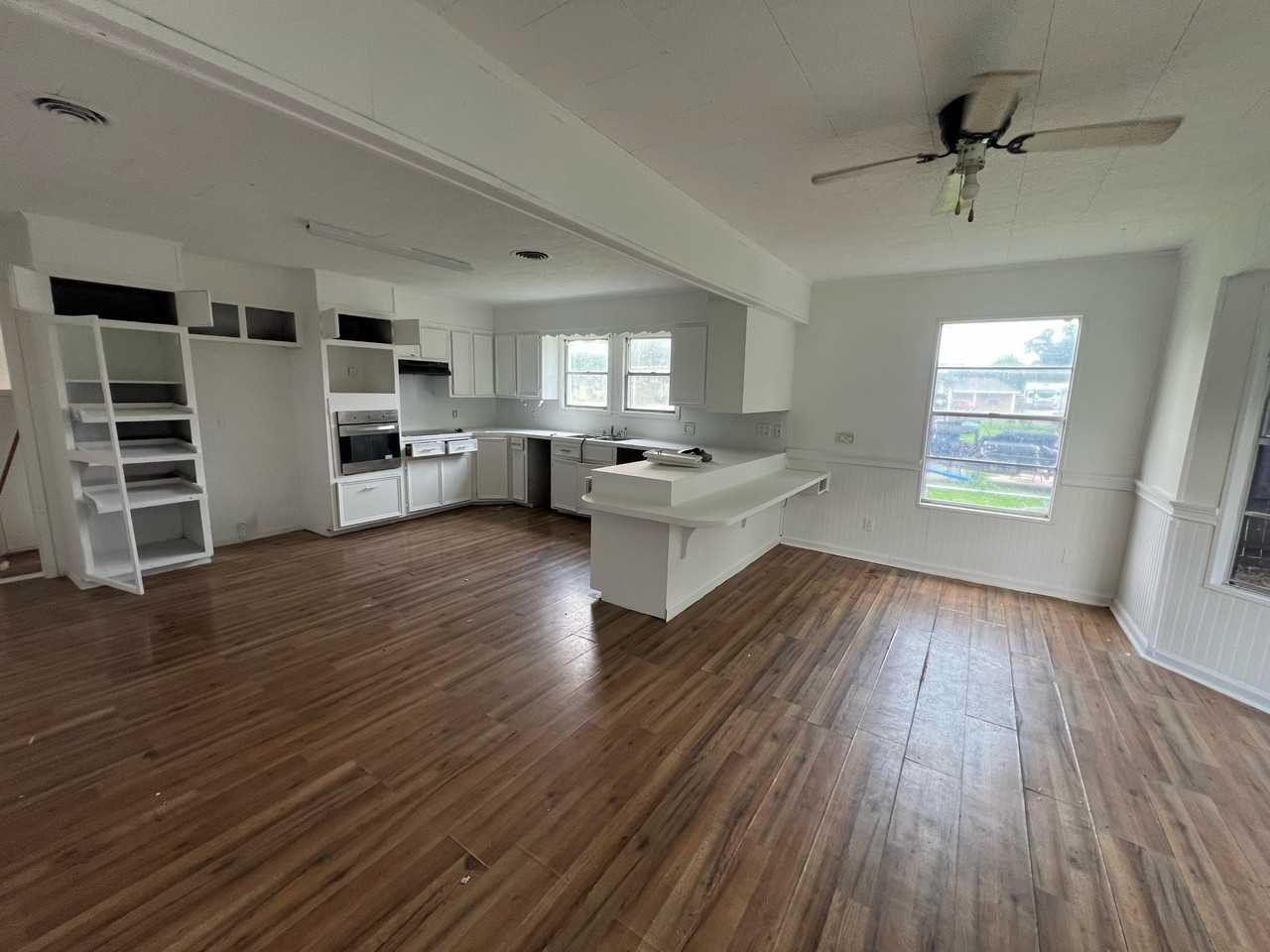 3521 Taft Ave - Photo 2 of 24