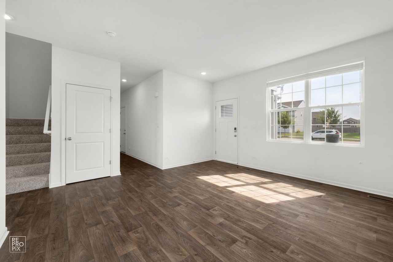 714 Juniper St - Photo 2 of 13