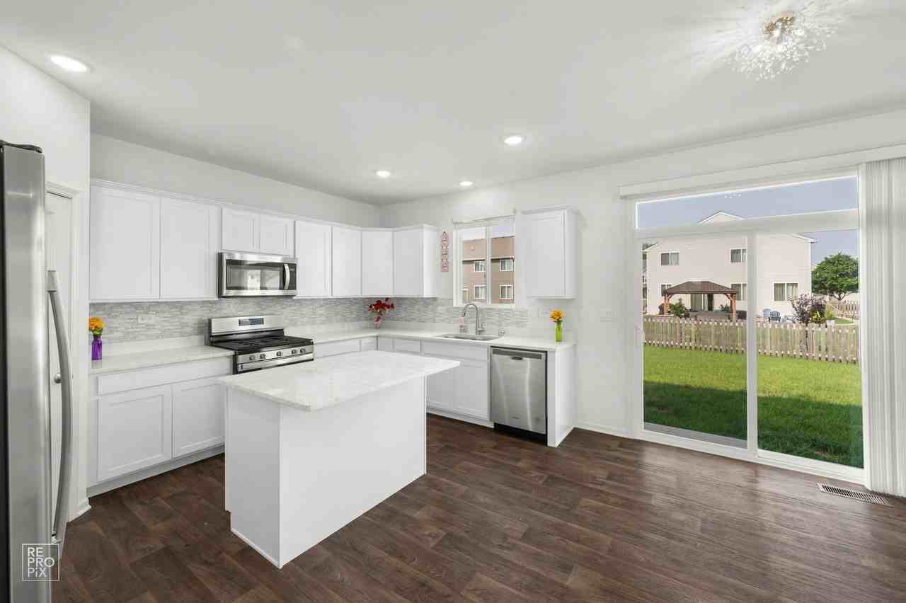 714 Juniper St - Photo 3 of 13