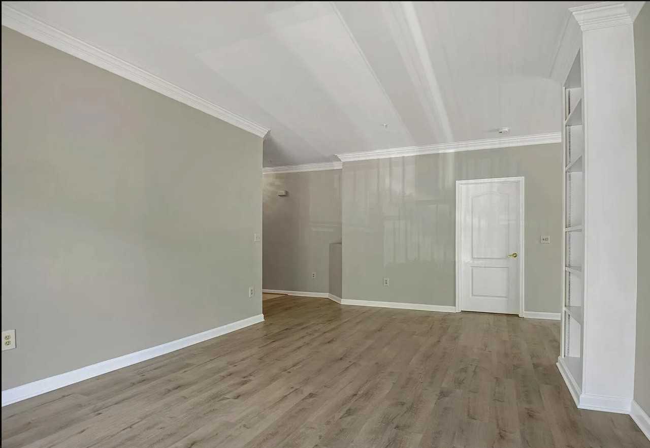 20901 Cedarpost Sq #1 - Photo 6 of 19