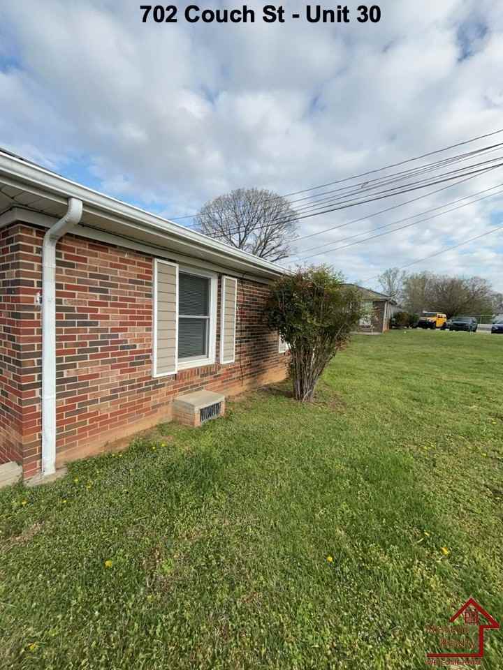 Couch Apartments - Photo 5 of 18