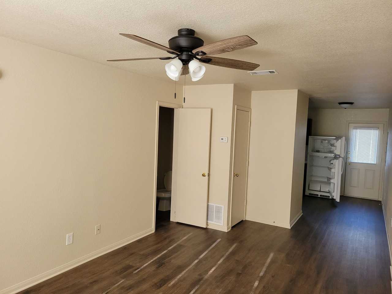 3200 Hereford Ln #B - Photo 5 of 28