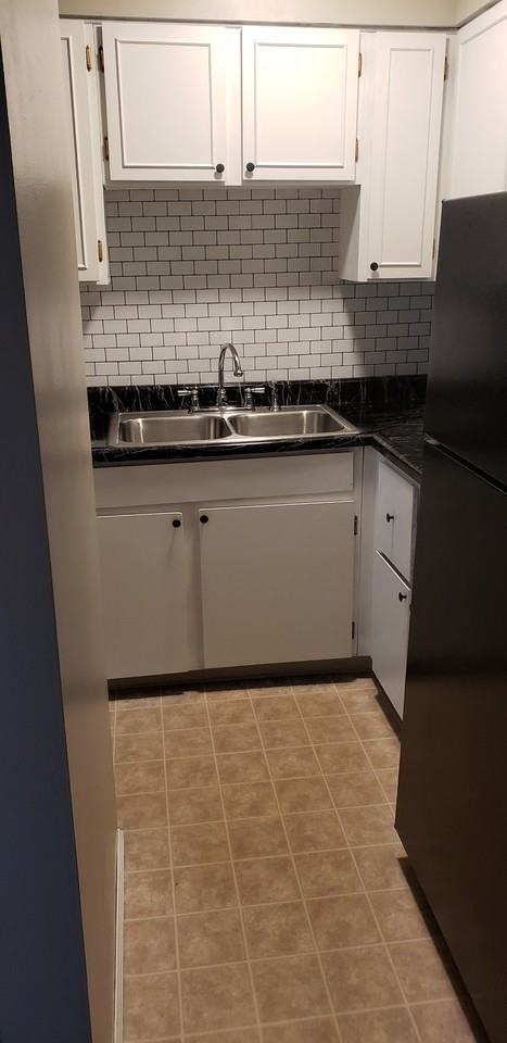128 Jamestown Ct #B - Photo 3 of 16