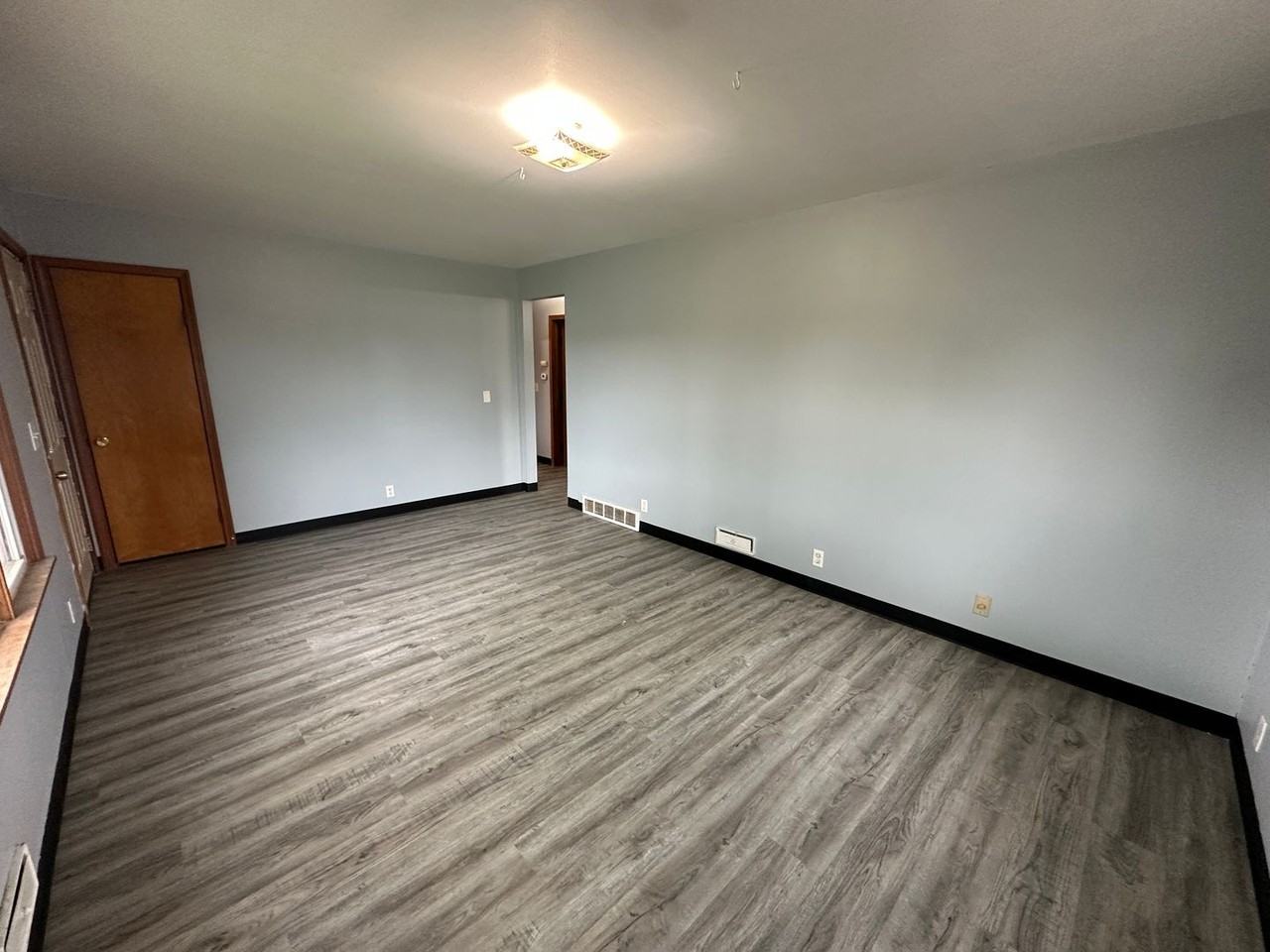 106 S D St - Photo 2 of 13