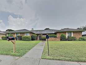 4724-4726 Berridge Ln, Dallas, TX 75227 - Photo 1 of 1