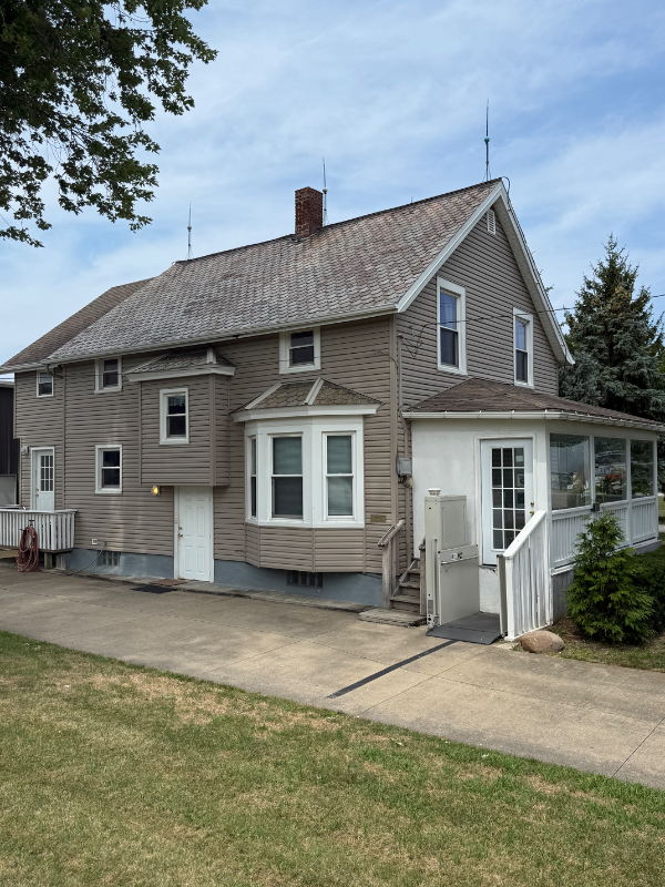 812 Abbe Rd - Photo 2 of 16