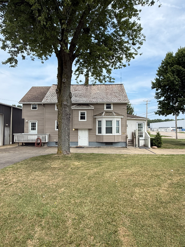 812 Abbe Rd - Photo 3 of 16