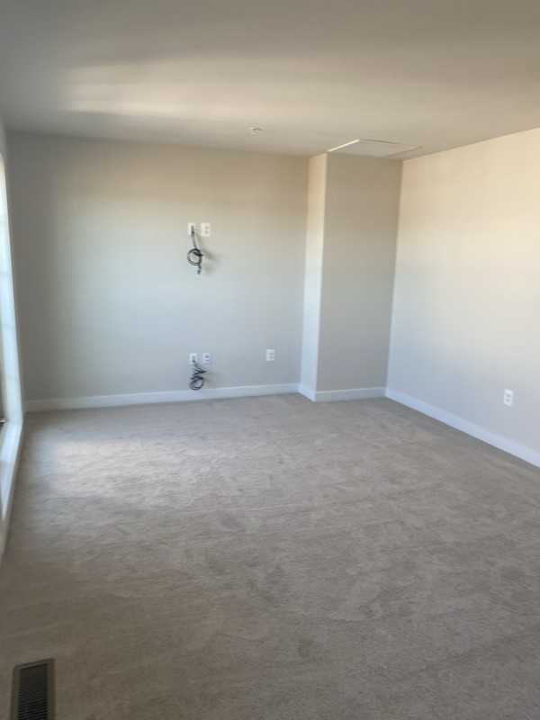 8002 General Maxwell Dr - Photo 7 of 18