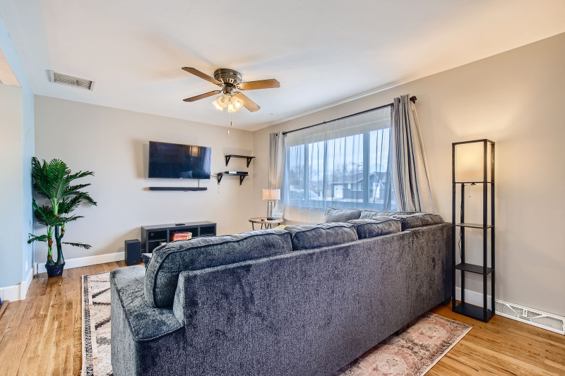 6614 Gray St - Photo 2 of 19