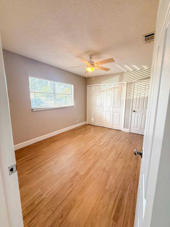 225 Danube Avenue, Unit 4 - Photo 2 of 10