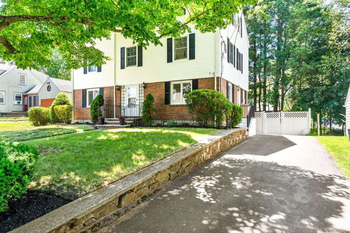 38 Ivan St - Photo 3 of 4