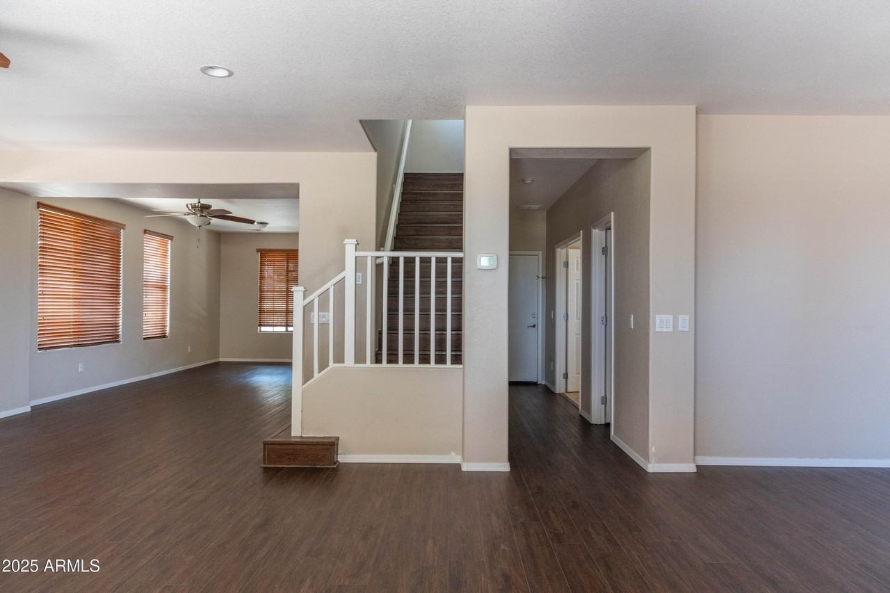 6231 Pearl Drive - Photo 3 of 32