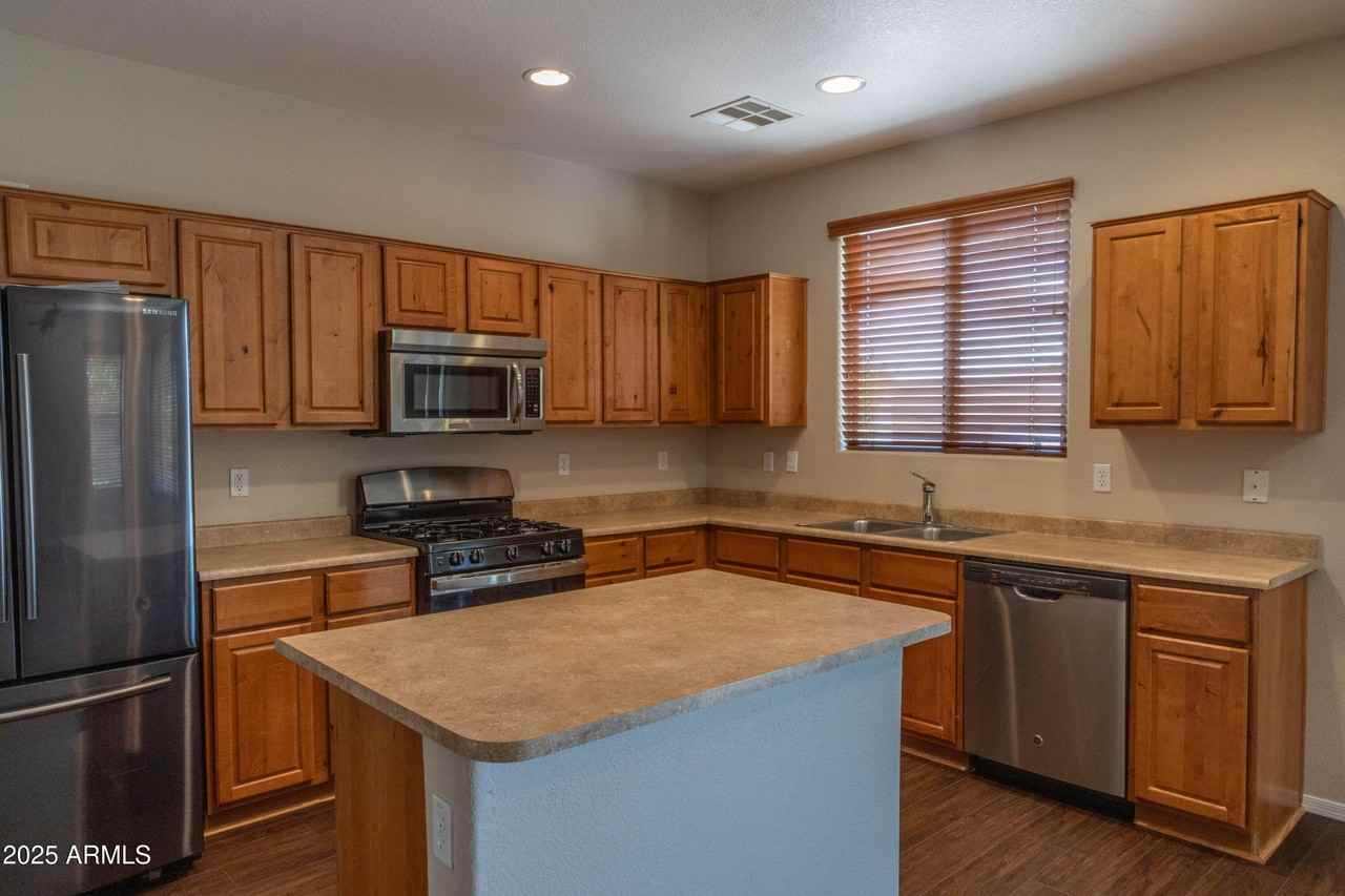 6231 Pearl Drive - Photo 5 of 32