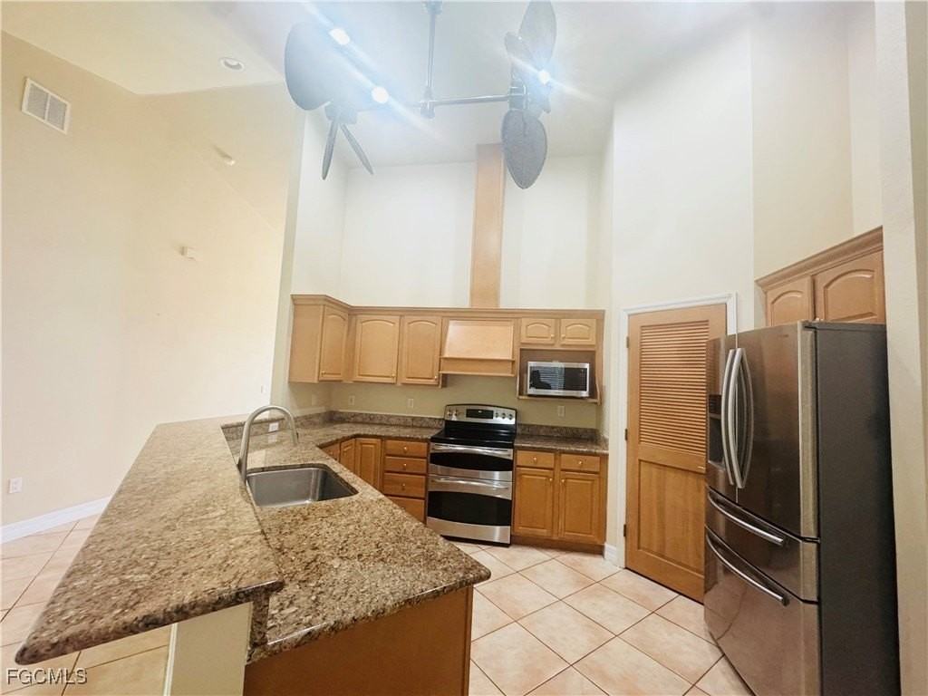 7930 Sandel Wood Cir W - Photo 4 of 15