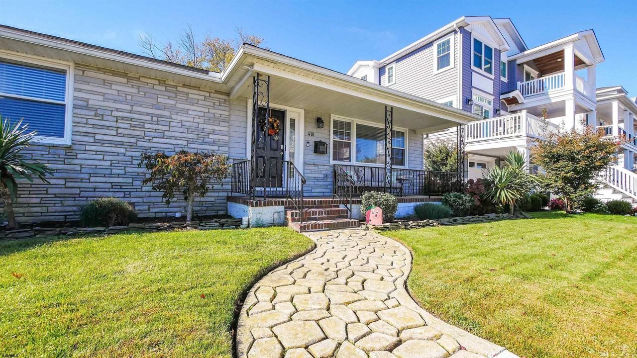 410 N Mansfield Ave - Photo 3 of 29