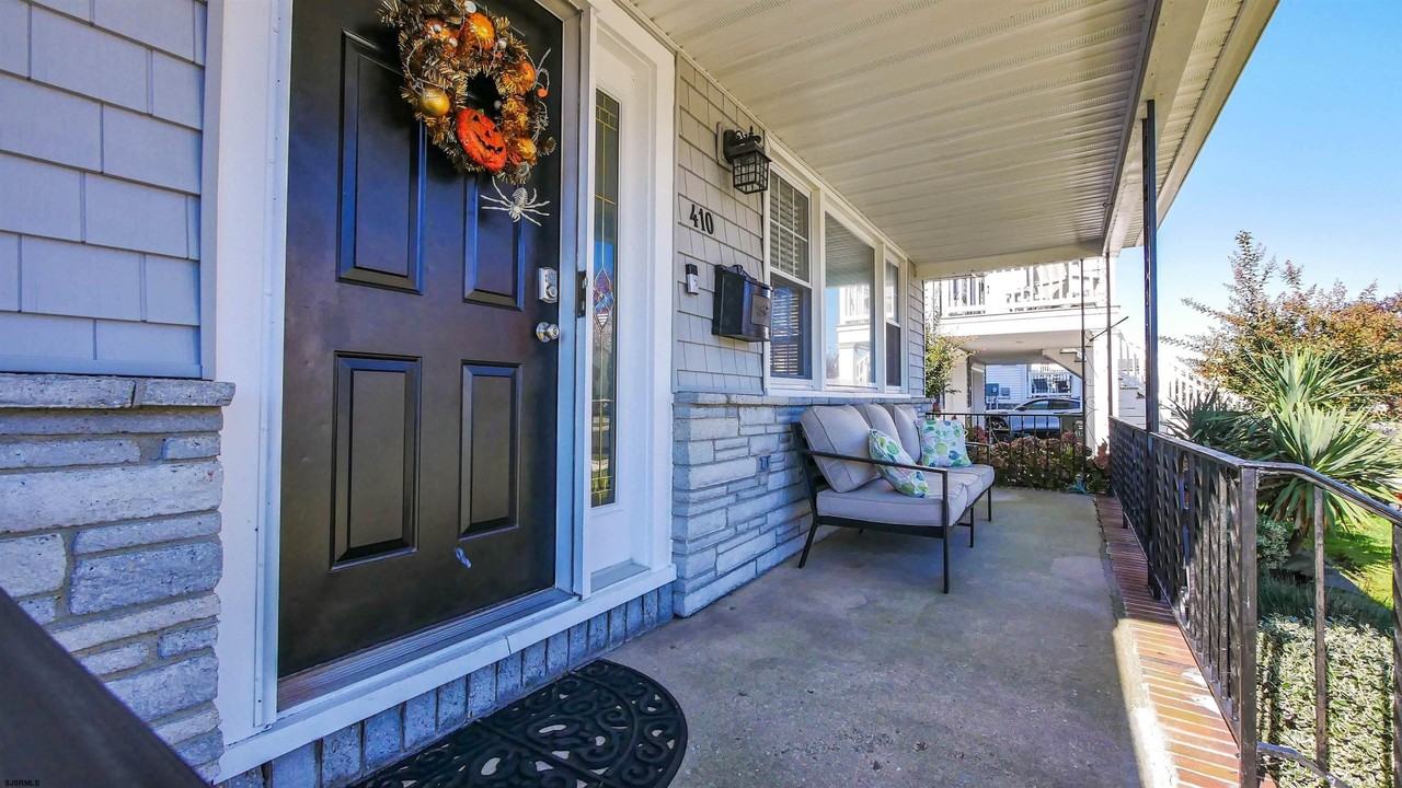 410 N Mansfield Ave - Photo 4 of 29