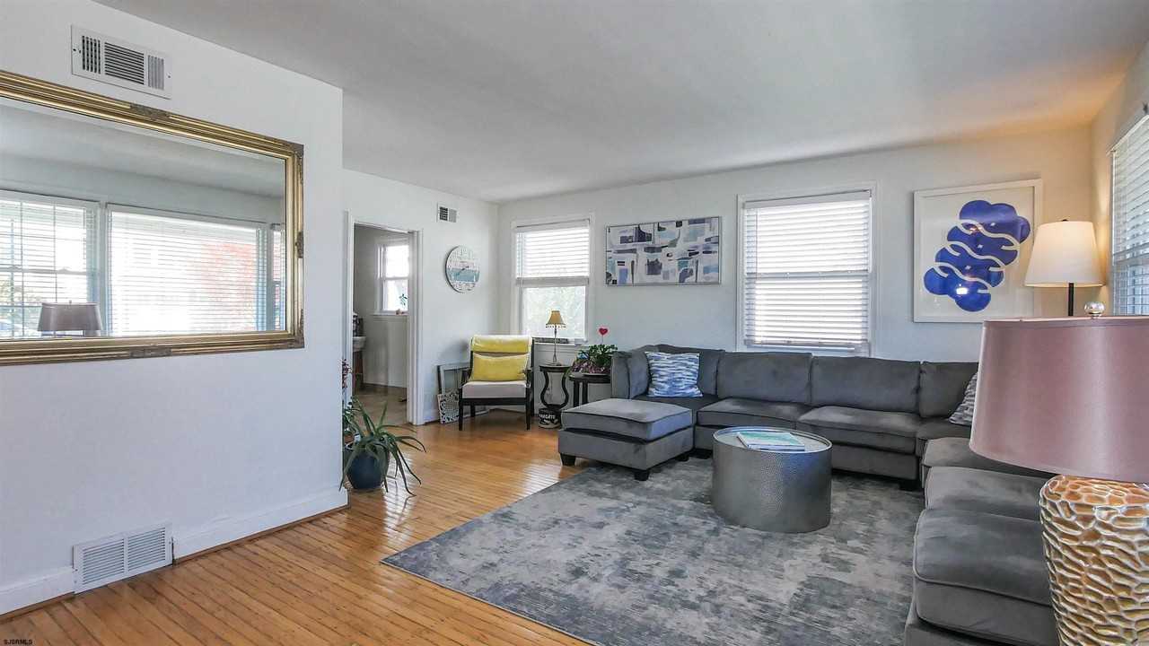 410 N Mansfield Ave - Photo 6 of 29