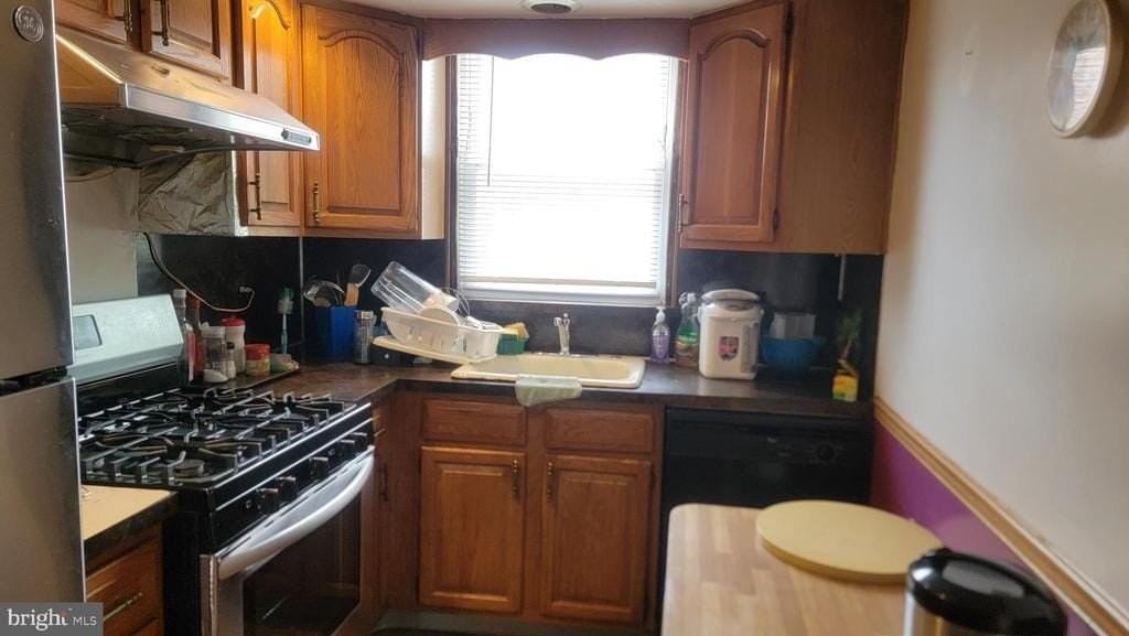 6024 Reach St - Photo 7 of 18