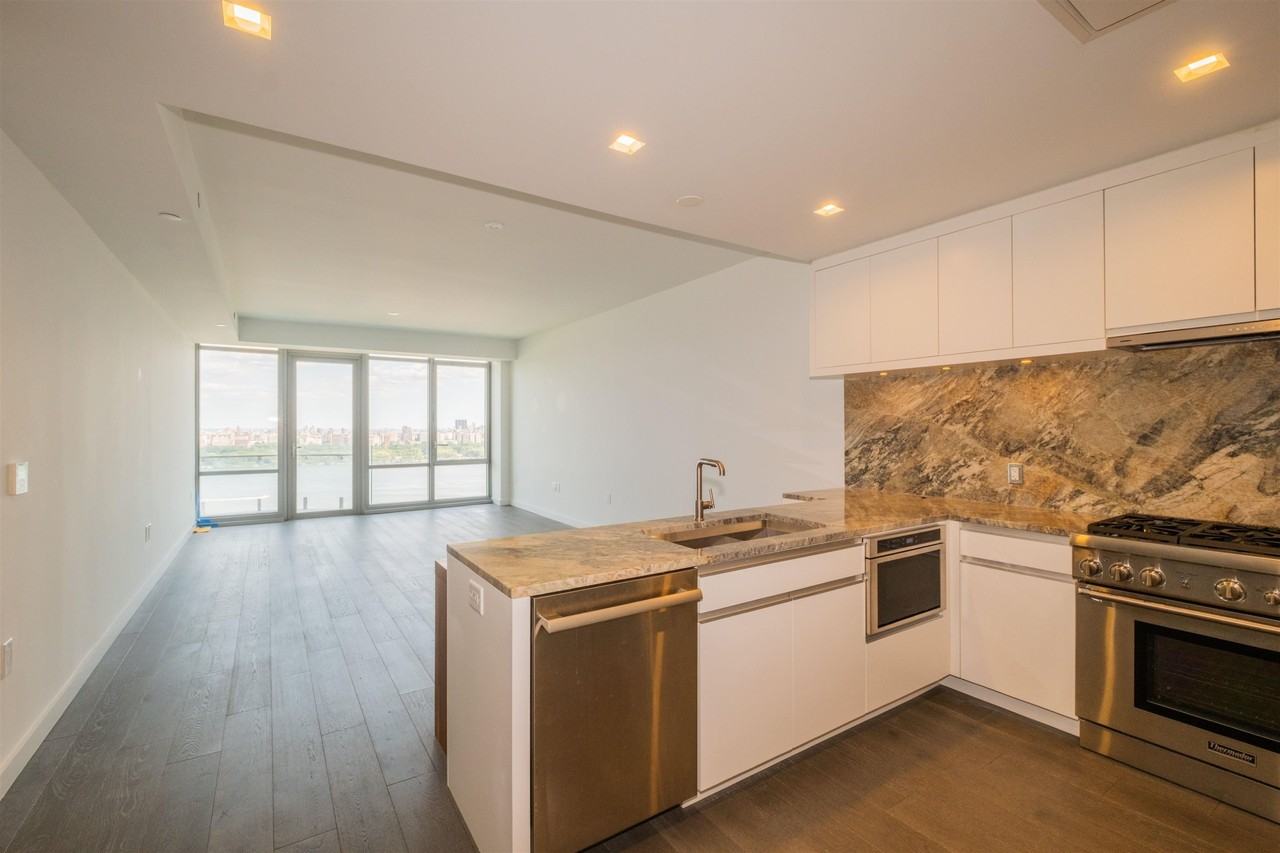 320 Adolphus Ave #PH16 - Photo 2 of 18