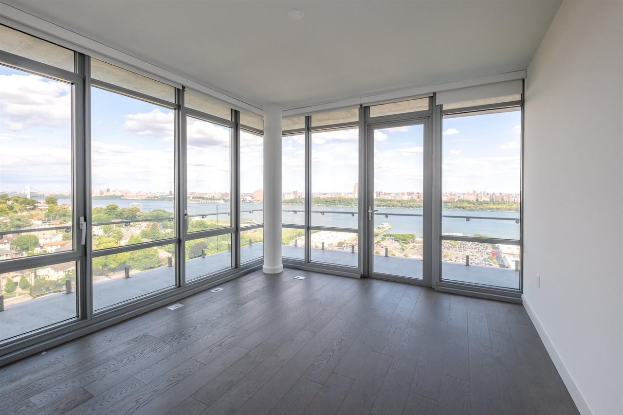 320 Adolphus Ave #PH16 - Photo 3 of 18