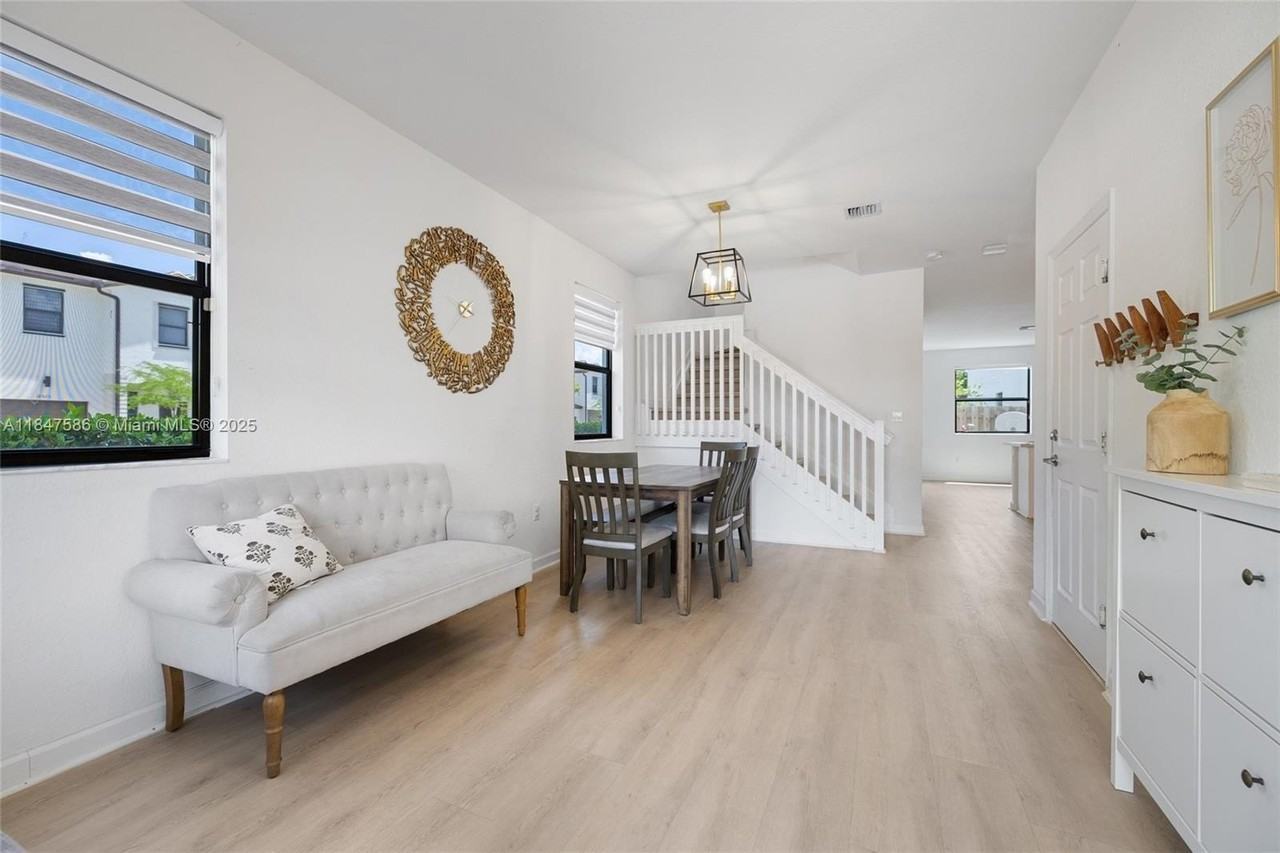 147 Southwest 185th Way #147 - Photo 7 of 36