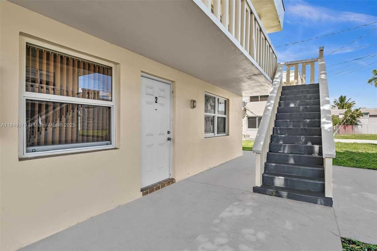 3660 Sw 60th Ave #2 - Photo 3 of 34