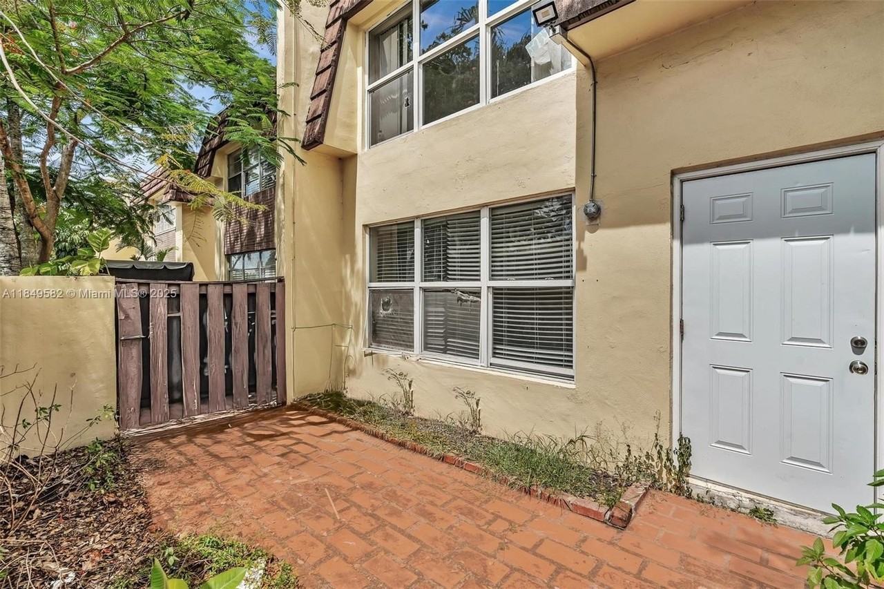 3750 Sw 60th Ter #1 - Photo 2 of 50