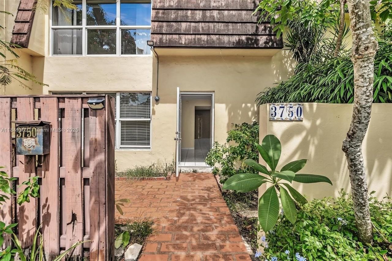 3750 Sw 60th Ter #1 - Photo 3 of 50